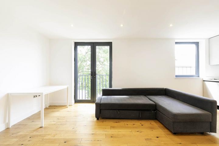 			3 Bedroom, 3 bath, 1 reception Apartment			 Dignam Close , Cricklewood